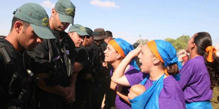 השירות הפסיכולוגי של צה דיסטופיה צבאית־חברתית ובעיקר אמירה פוליטית חדה