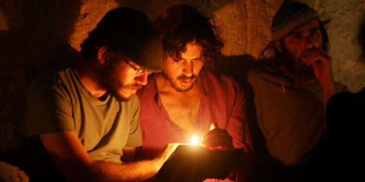 תשעה באב וקורונה: מי פטור מצום והאם מותר לחטא ידיים?