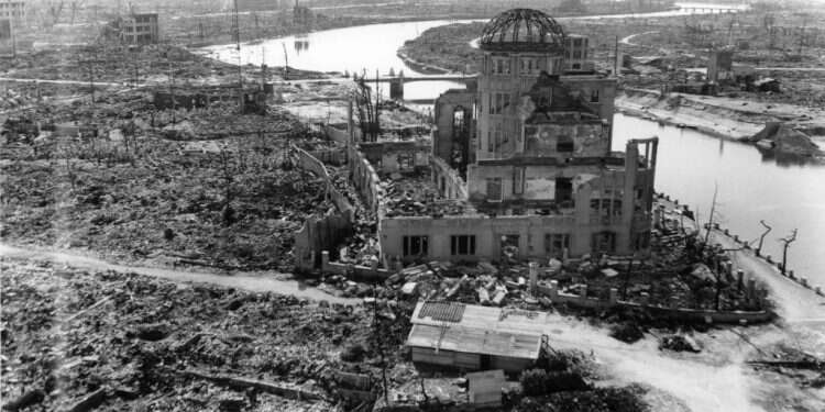 "הרחובות שממו פרט למתים": 75 שנה להפצצת הירושימה