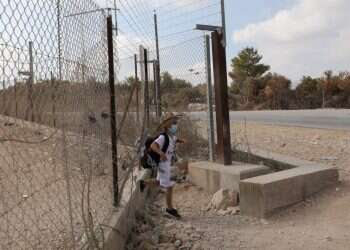החופים מוצפים בפלסטינים אבל בצה"ל לא יירו בילד בגלגל ים