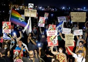 החשודים בתקיפת מפגינים בתל אביב שוחררו למעצר בית