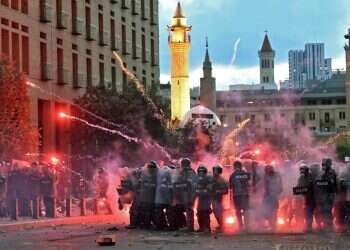 הפיצוץ בלבנון: הממשלה מתפטרת אבל הצרות רק ממשיכות