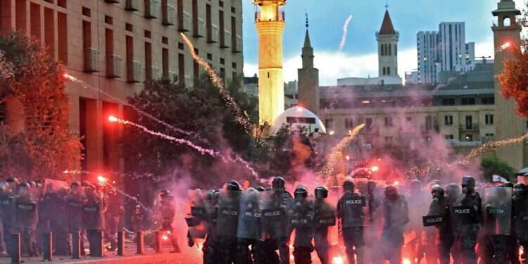 הפיצוץ בלבנון: הממשלה מתפטרת אבל הצרות רק ממשיכות