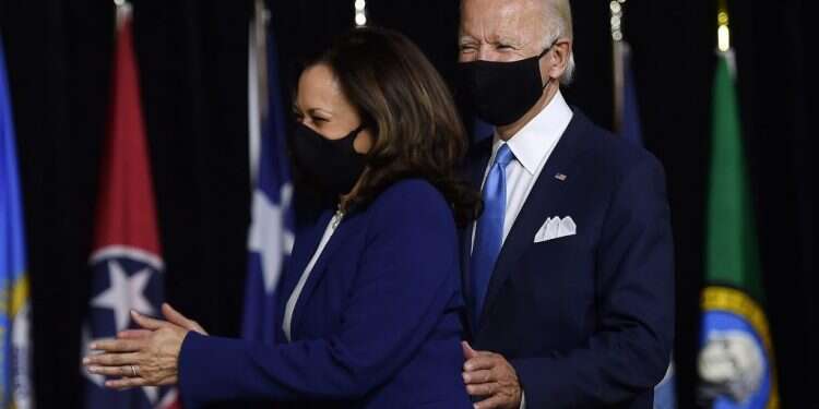 פורחת בסקרים, אבל תיאלץ להזיע: הדרך של קמלה האריס עוד ארוכה