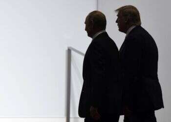 זעם פוליטי: אנטיתזה לדמותו של ג'יימס בונד