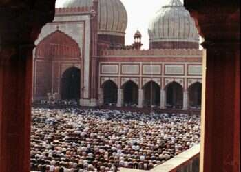 האם אלוהים הפך לימני?