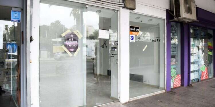 עסקים סגורים בתל־אביב, השבוע. צילום: פלאש 90 מחדל החל"ת והפתרון שעשוי להציל את הכלכלה