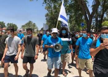 החוקרים שיחזירו לחיים את האדם הקדמון והממותה