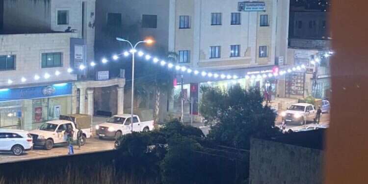 שיירת הרכבים בדרך למעצר בחסות חוסר התיאום הביטחוני: אזרח ישראלי נעצר ומוחזק על ידי הרשות