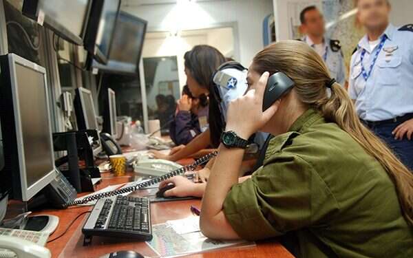 לילה בבור של פיקוד דרום וחיל האוויר. צילום: דוברות חיל האוויר כך נראית תקיפה בעזה מתוך בור פיקוד של צה"ל