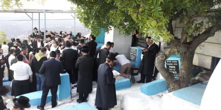 עלייה לרגל לתפילה בקברו של האר רבי חיים ויטאל חושף בספר את חלומותיו