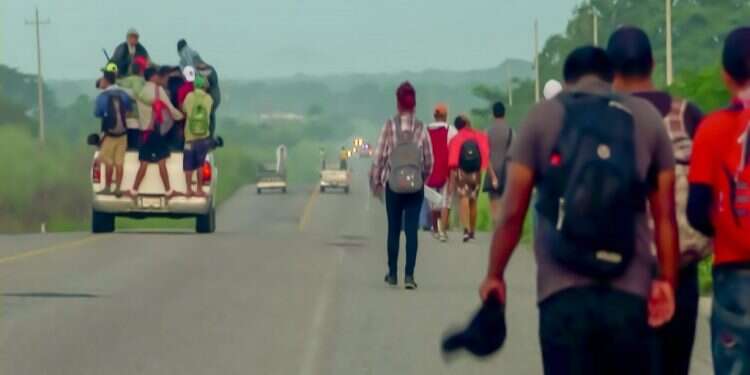 נו ספיק אינגליש: המהגרים שלא מוותרים