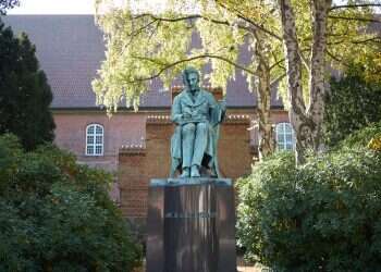 מעבר להיגיון ולמוסר: בעקבות השקפתו של קירקגור