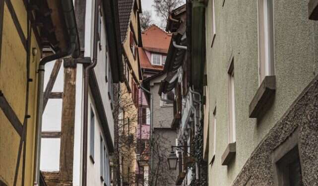 נגד המקילים והמחמירים: חז"ל דורשים יהדות מהותית