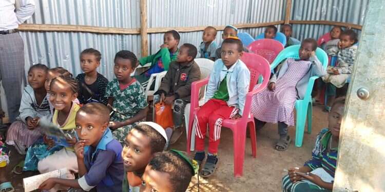 לימודי עברית בגונדר. צילום: פנימה ממתינים לשב – לשווא: יהדות אתיופיה משוועת לעלות ארצה