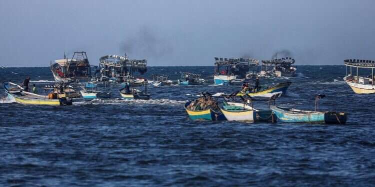 סירות דיג ברצועת עזה. צילום: EPA משרד הבריאות בעזה: איבדנו שליטה על הקורונה