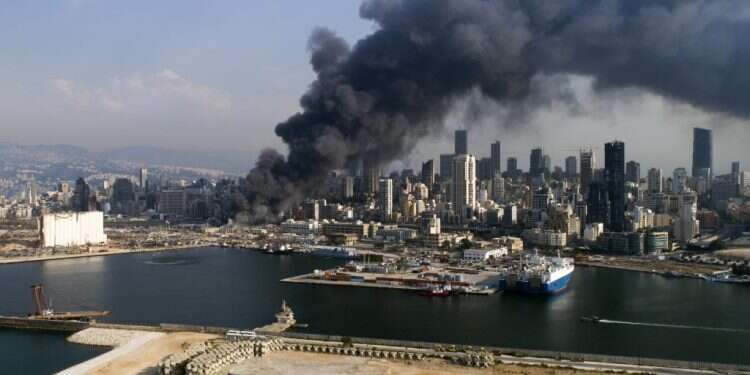 נמל ביירות בלבנון, בתחילת ספטמבר. צילום: EPA מומחים: ישראל יכולה להגיע להסכמה על הגבול הימי עם לבנון