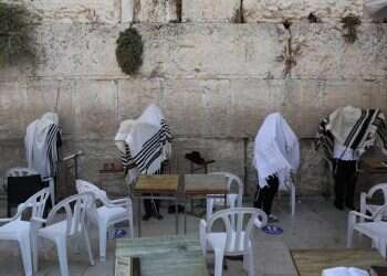 להתקדם ובו בזמן לחזור לנקודת המוצא