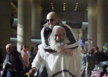 כל הדרך לאומן: מכאב לב אל הנחמה