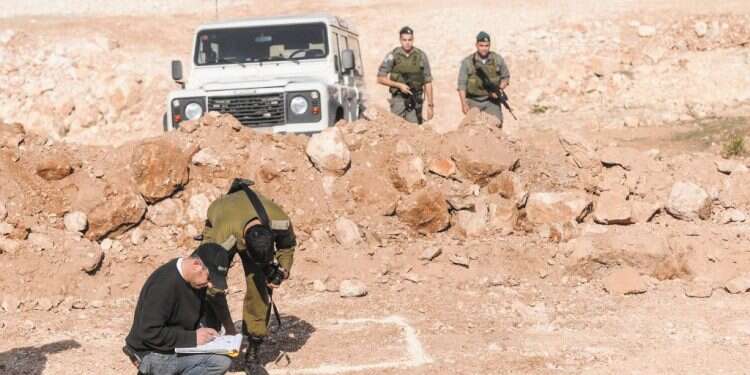 היועמ סוגרי שטחים: כך עובד הצוות שמונע בנייה ישראלית ביו"ש
