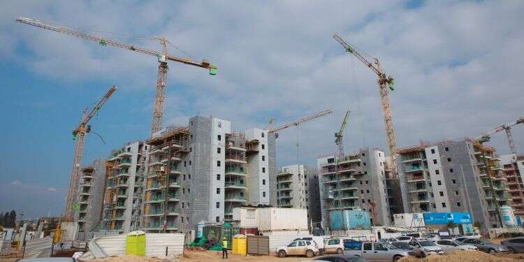 הביקוש למשכנתאות גובר, אבל "אין התנפלות" על הנדל"ן