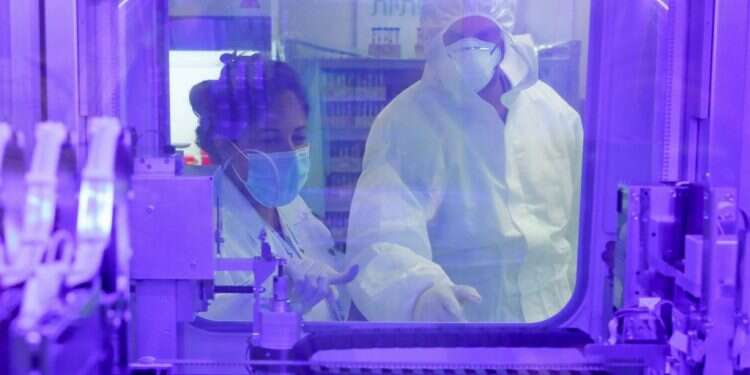 צילום: AFP מחקר חדש: מדענים ישראליים גילו רצפים גנטיים של קורונה