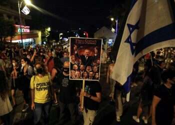 "כידוע, זכויות אדם אינן מרשם להתאבדות לאומית"