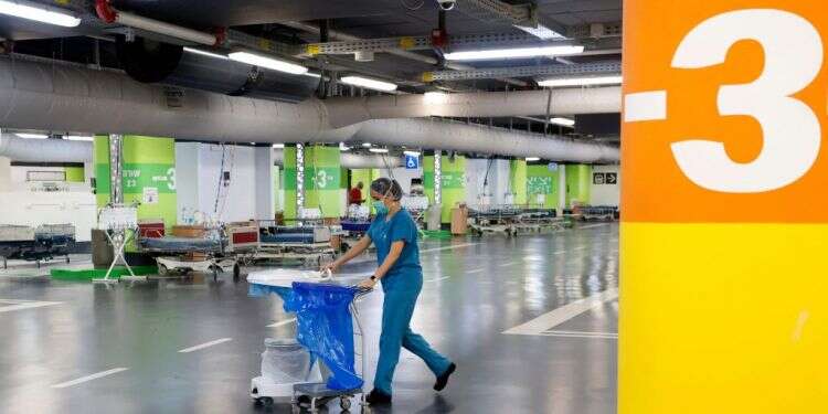 מחלקת הקורונה החדשה בחניון בית החולים רמב אנשי העקרונות: אלו שלא ויתרו על החשוב להם, גם בקורונה