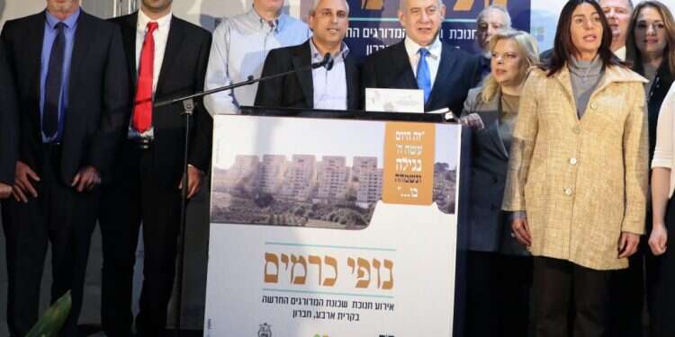 טקס חנוכת שכונה חדשה בקריית־ארבע, פברואר 2020. צילום: גרשון אלינסון, פלאש 90 הפניית העורף של חלקים מהציונות הדתית לנתניהו תזיק לימין