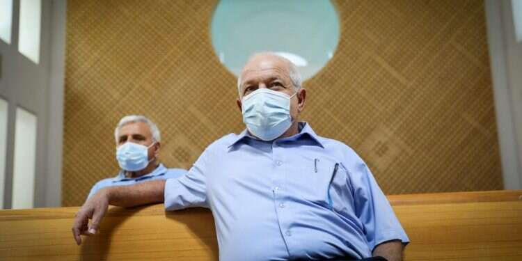 חיים כץ בבית המשפט העליון. צילום: נעם ריבקין פנטון, פלאש 90 השופט הנדל: לא היועמ"ש מחליט על חסינות חברי כנסת