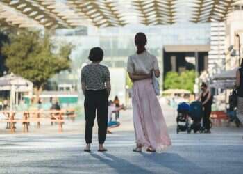 פגישה אישית: צופה אחד, ארבע שחקניות והעיר תל–אביב