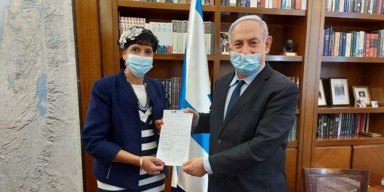 נתניהו ומועלם. צילום: דוברות הליכוד מועלם מתנקמת, נתניהו הניח פיתיון: גיוס חדש לליכוד