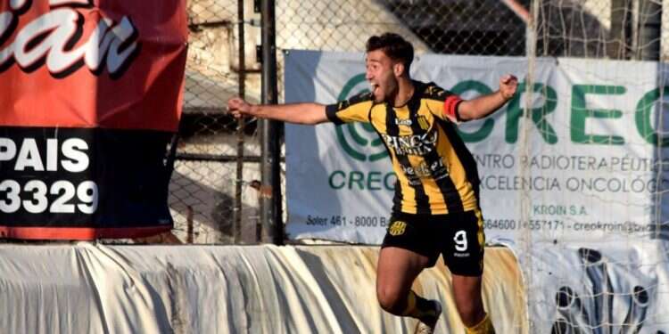 ניקולס חוליו כץ בקבוצתו בארגנטינה. צילום: איילן אנגרמי ספג אנטישמיות על מגרש הכדורגל בארגנטינה, והחליט לעלות לישראל