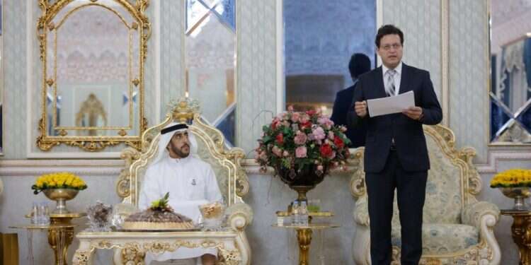 יו''ר בנק לאומי סאמר האג' יחיא וסגן המושל באמירויות אום אל-קיוין, עבדאללה אל-מועלא. צילום: יח''צ לאומי שר המסחר באמירויות: נבחן אפשרות הנחת צינור נפט ומסילה לישראל