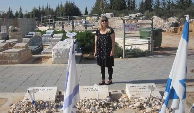 ג'יין קייל "איך אוכל שלא להשמיע קול?"