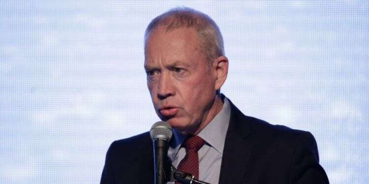 שר החינוך יואב גלנט. צילום: יהודה פרץ חושבים ש'תרבות האונס' שייכת רק לחילונים? תחשבו שוב