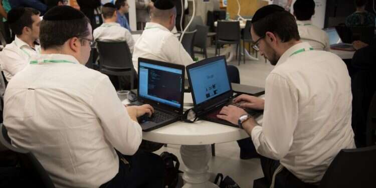 המשבר בכלכלה החרדית: במקום פלסטר צריך שינוי אסטרטגי