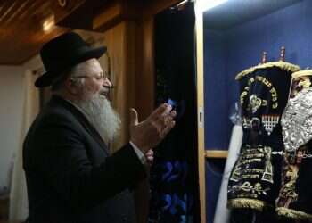 בג"ץ נגד הרב אליהו: "התבטאויותיו חצו קו אדום"