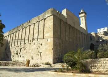 מלכודות תיירים בחברון ואוצרות בירושלים: מסעות מטודלה בארץ