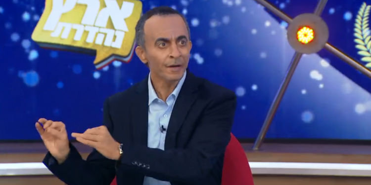 ארץ נהדרת, אבל קלישאתית