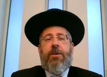 הרב דוד לאו. צילום מסך: מתוך השיעור צפו בשו״ת: ימים נוראים בצל הקורונה