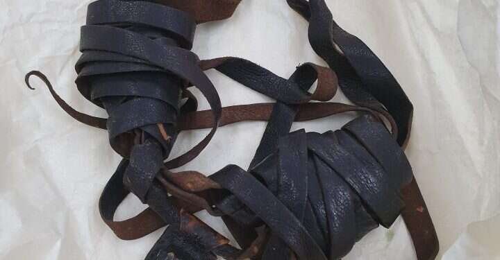 תפילין שנשא איתו השר במסעותיו.