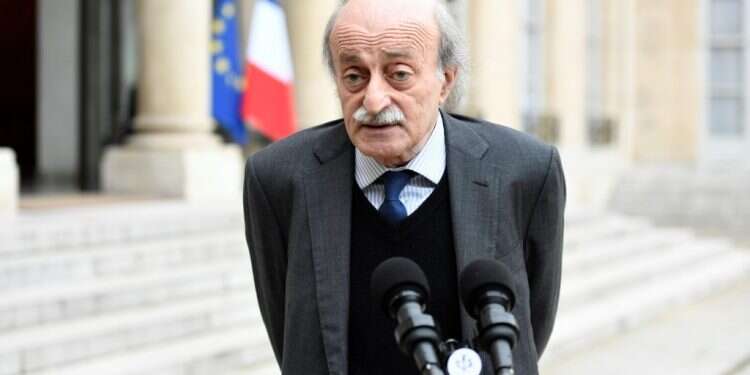 וליד ג'ונבלאט המפלגה הסוציאליסטית הפרוגרסיבית. צילום: AFP מדינת כל עדותיה: הפוליטיקה הסבוכה מאחורי שקיעת לבנון