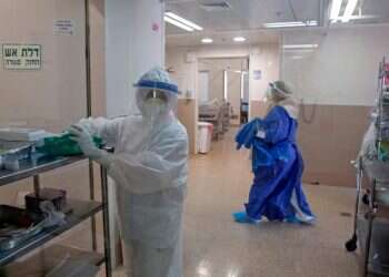 עובדי בתי חולים מקבלים פטור מבידוד למרות חשיפה לקורונה
