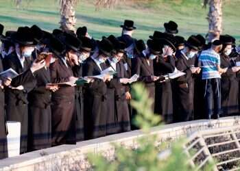 במקום לקדם שיח אמיתי, אנחנו עסוקים בהגזמות ושקרים