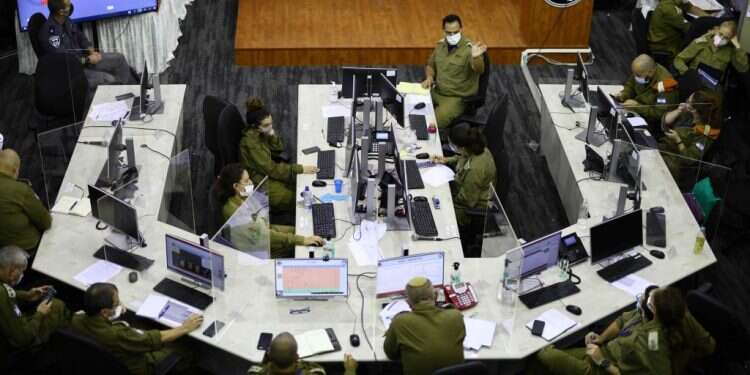 100 אלף בדיקות ביום: כך נערכים בצה"ל לקטיעת שרשרת ההדבקה