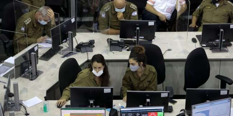 100 אלף בדיקות ביום: כך נערכים בצה"ל לקטיעת שרשרת ההדבקה