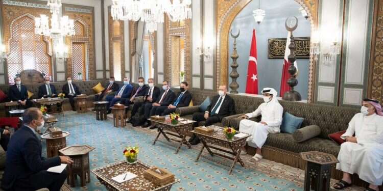 ארדואן ושליט קטאר, 2020. צילום: AFP ארדואן חותר להוביל "ציר רשע" מול סעודיה, ישראל ומצרים