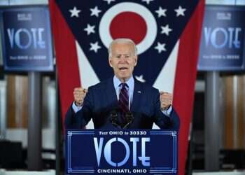 פייסבוק וטוויטר צנזרו דיווח מזיק לביידן