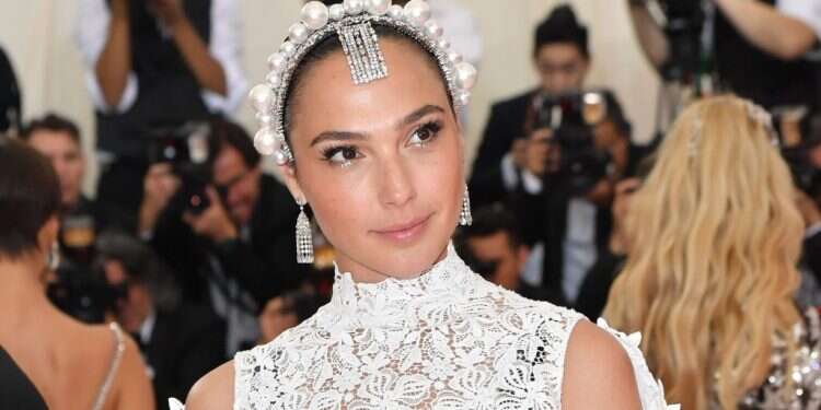 גל גדות בתפקיד קליאופטרה? המצרים זועמים